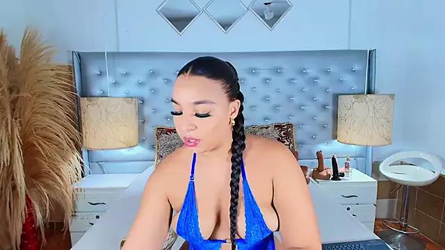 EileenBenzon on StripChat 