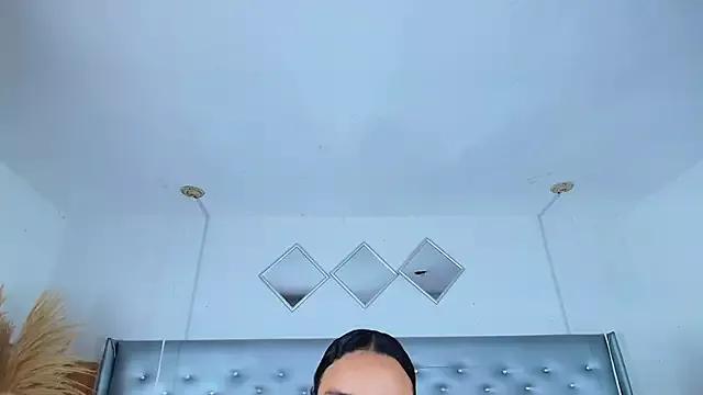 EileenBenzon on StripChat 