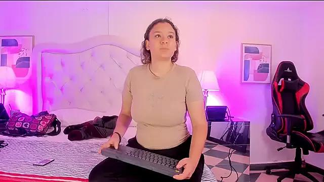 Elara_sweet on StripChat 