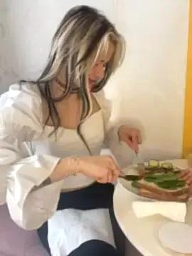 ElasticGirlXx on StripChat 