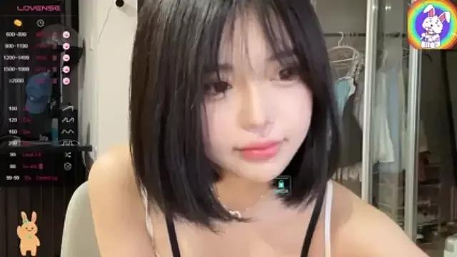 eleven_xuan on StripChat 