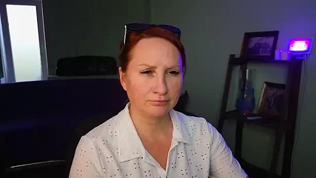 Ella_Ember on StripChat 
