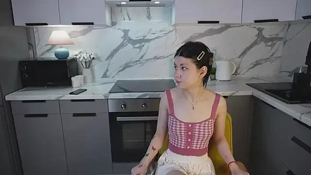 ElliColdwell on StripChat 