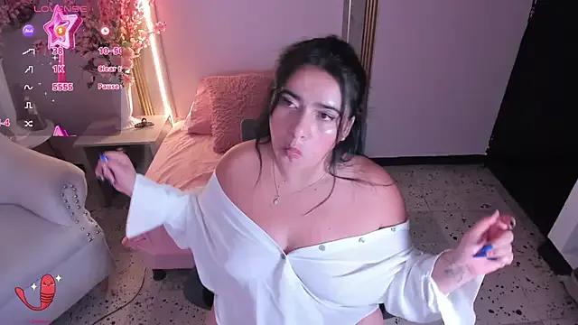 elliee_taylorr on StripChat 
