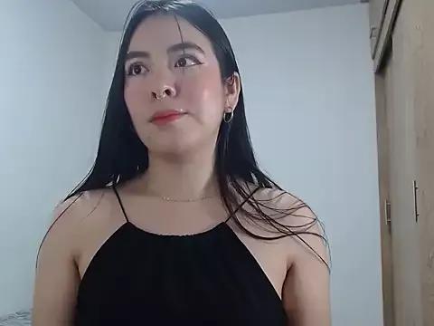 EloiseJun on StripChat 