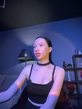 ElowStar on StripChat 