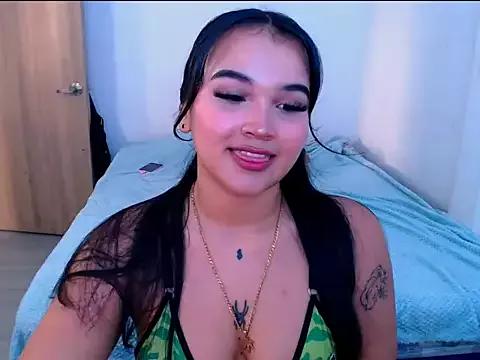 EMBER_and_WADE on StripChat 