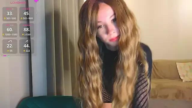 EmelyBenz on StripChat 