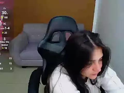 emily_cooper_t on StripChat 