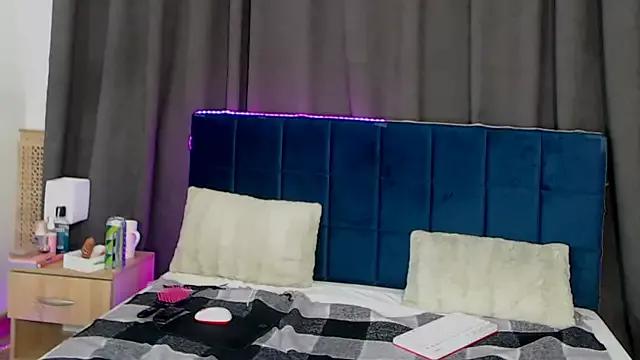 EmilyAngells on StripChat 