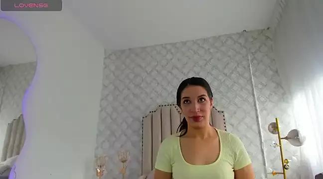 EmilyCooper333 on StripChat 