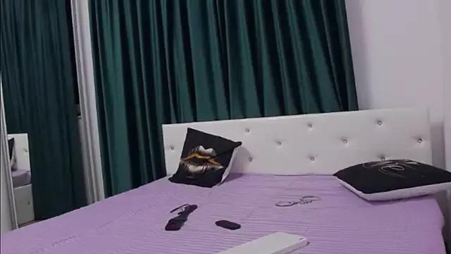Emma_Vanessa on StripChat 