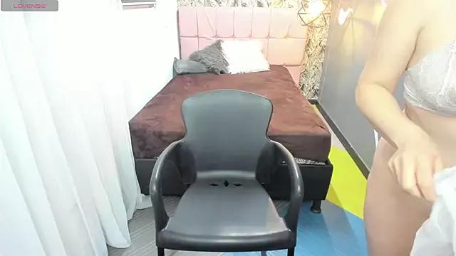 EmmaaEvans_ on StripChat 