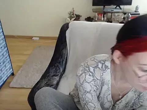 Emmatoo on StripChat 