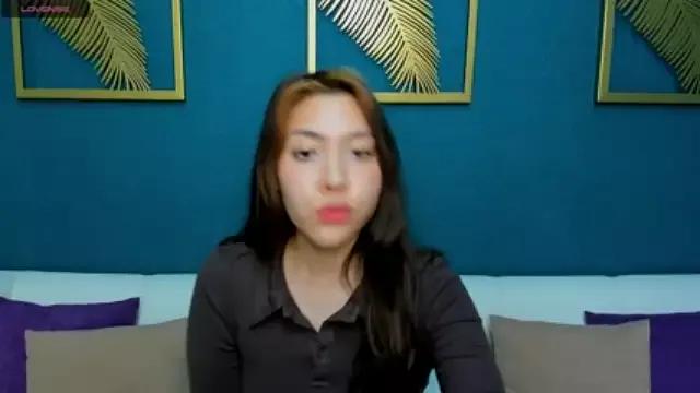 EmmyWalter on StripChat 
