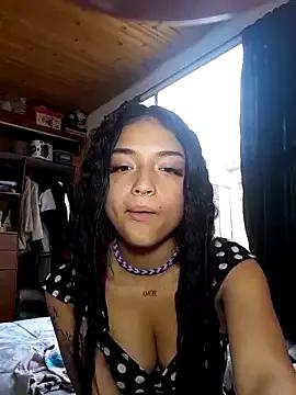 Erikagomez17 on StripChat 