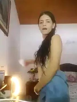 Esmeralda_latina on StripChat 