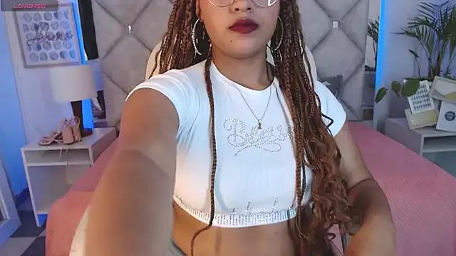Estrellaa05__ on StripChat 