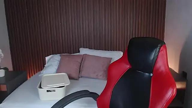 evelin_33 on StripChat 