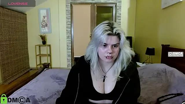FancyGirlll on StripChat 