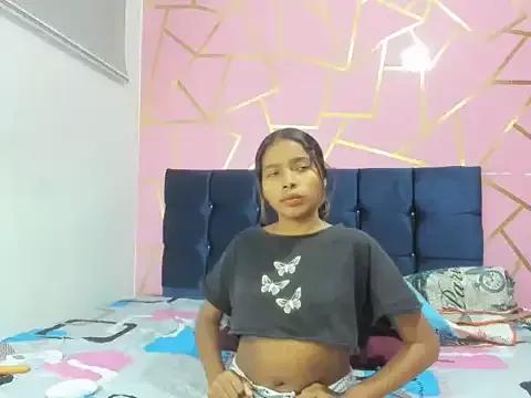 fernandaa17 on StripChat 