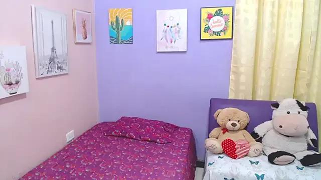 Fernandaa95 on StripChat 