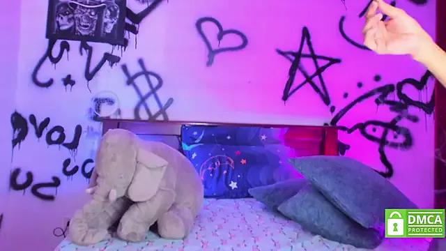Flora_Minx on StripChat 