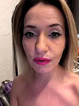 GangBangKitty on StripChat 