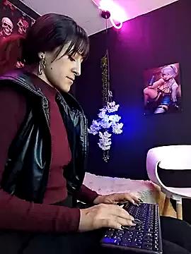 HairyKitty__ on StripChat 