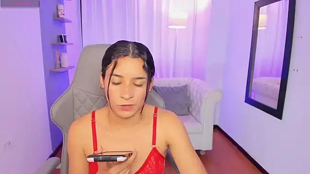 hanna_mils on StripChat 
