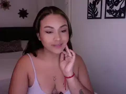 hearts_horny on StripChat 