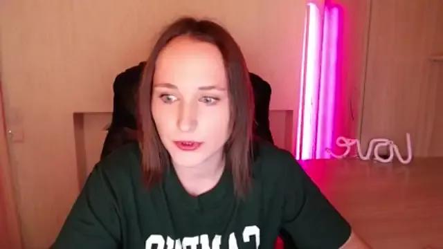 helen_hot25 on StripChat 