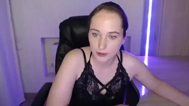 helen_hot25 on StripChat 