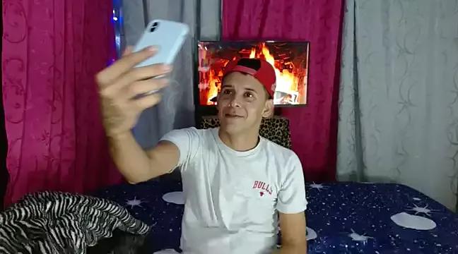 Hidden_Fantasies on StripChat 