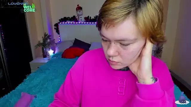 ICE_womann on StripChat 