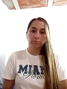 Iris_love18 on StripChat 