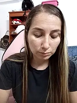 Iris_love18 on StripChat 