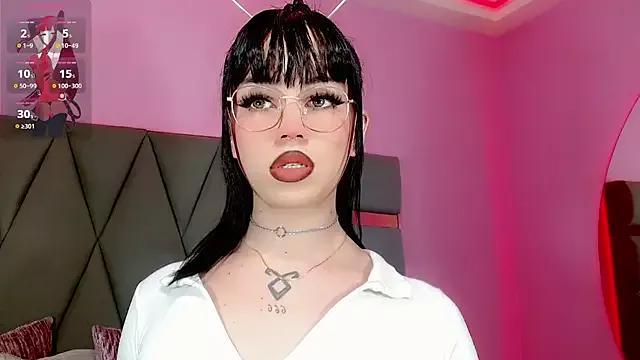 IsabelleLightwood on StripChat 