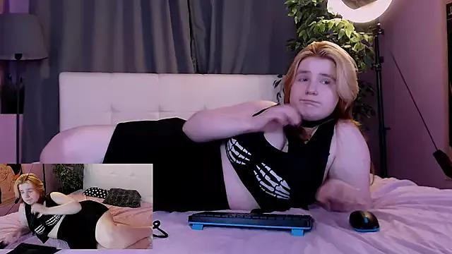 Java_fire on StripChat 