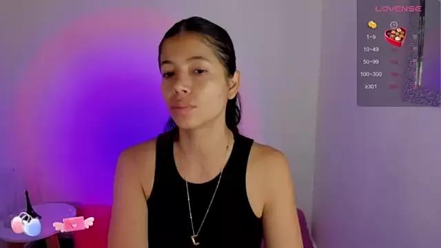 jeenn_1 on StripChat 