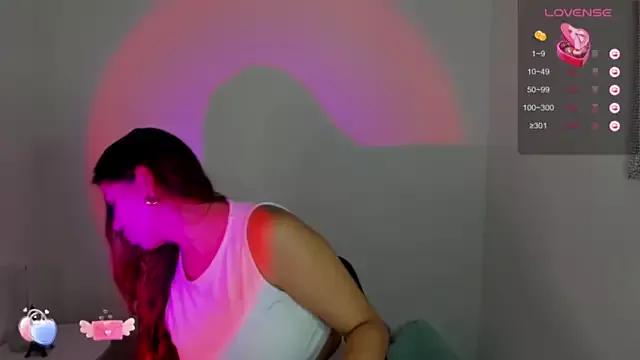 jeenn_1 on StripChat 