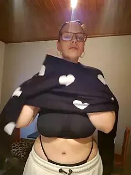 Jujuicy_97 on StripChat 