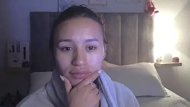 juliana-mancini on StripChat 