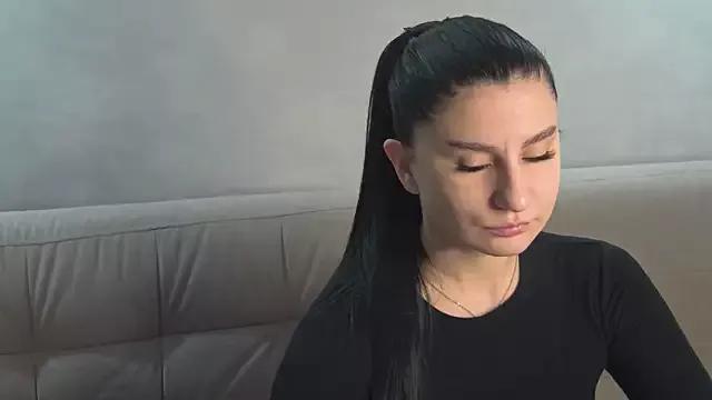 JuliaWangg on StripChat 