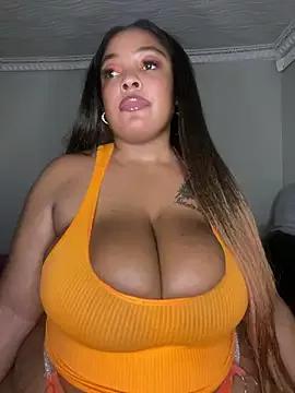 Katamia25 on StripChat 