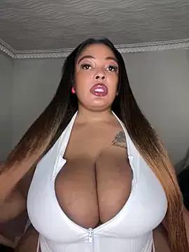 Katamia25 on StripChat 