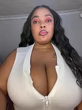 Katamia25 on StripChat 