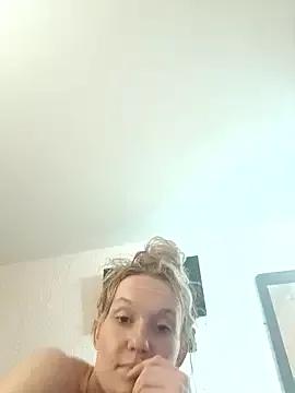 KissMysAssXoXo on StripChat 