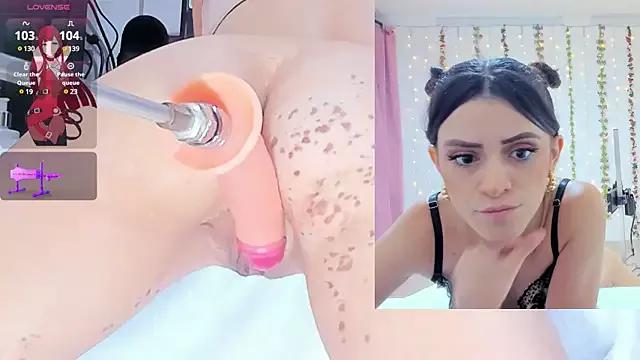 Kitty__Rose__ on StripChat 