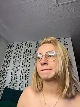 Kitty_Katrine on StripChat 